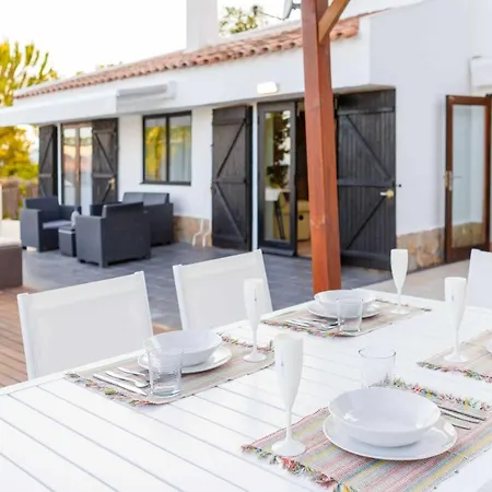 Villa La De Mares